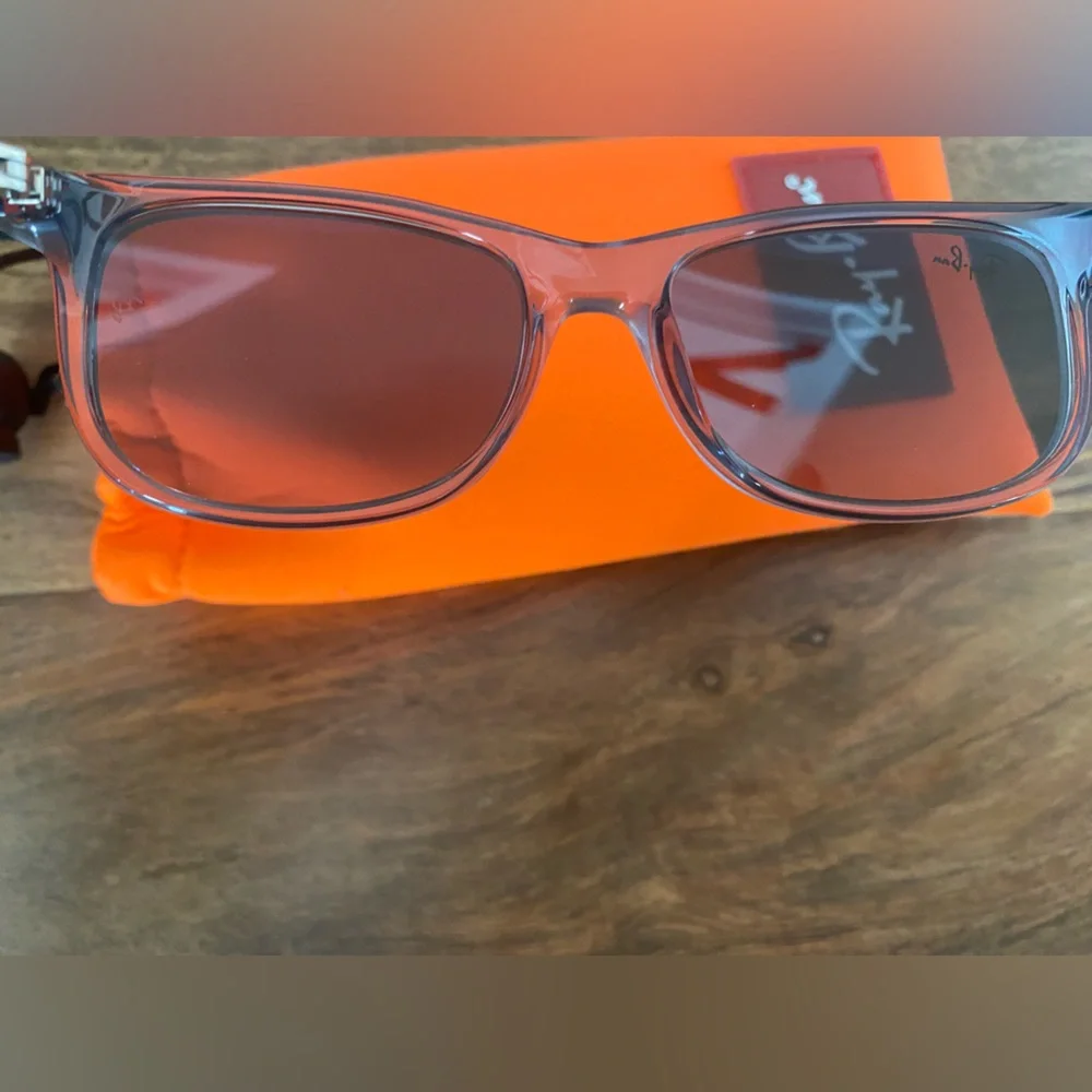 Ray-Ban blue Sunglasses with Bright Orange Case